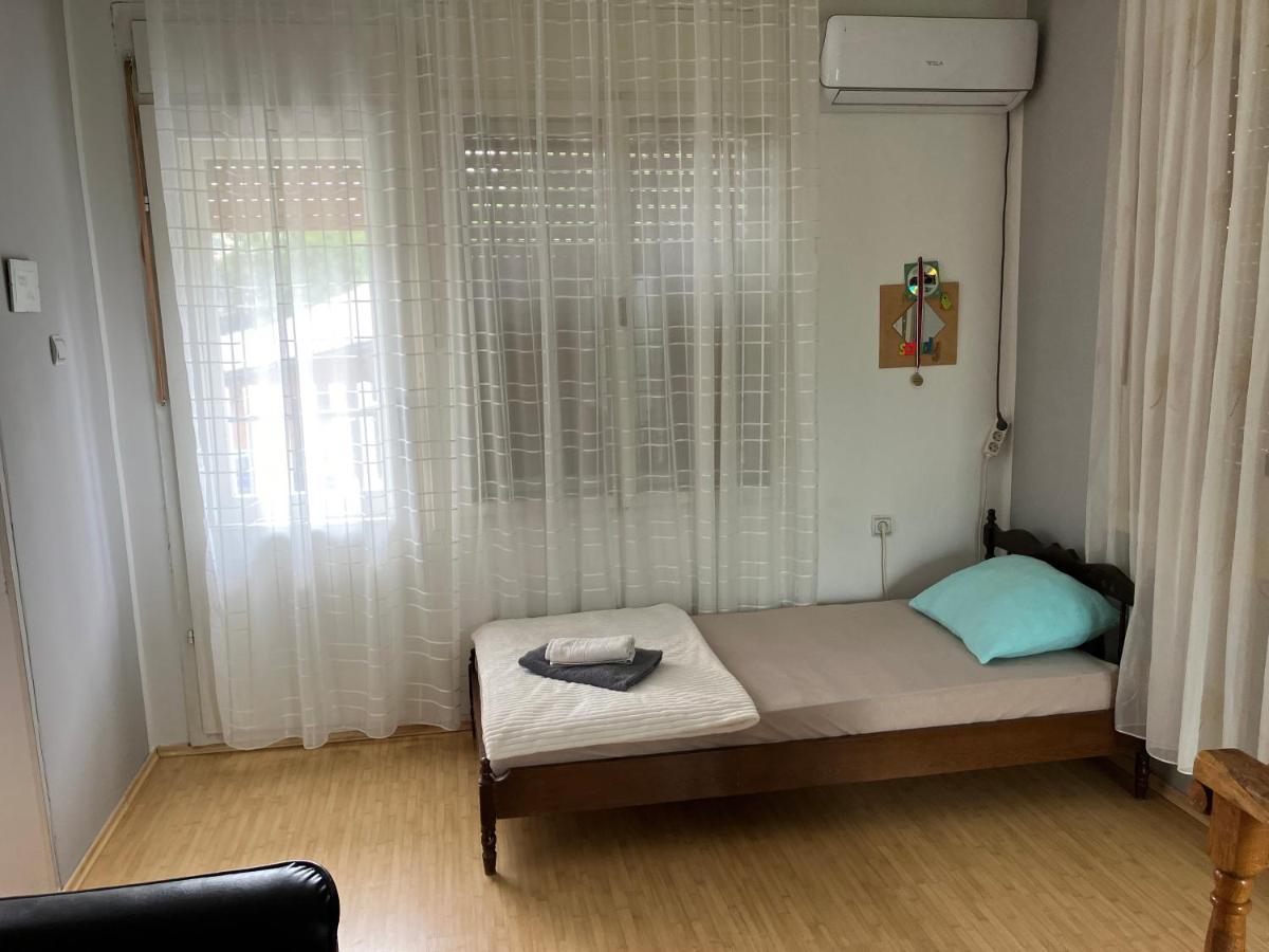 Apartamani Evelin Veliko Gradiste Bagian luar foto